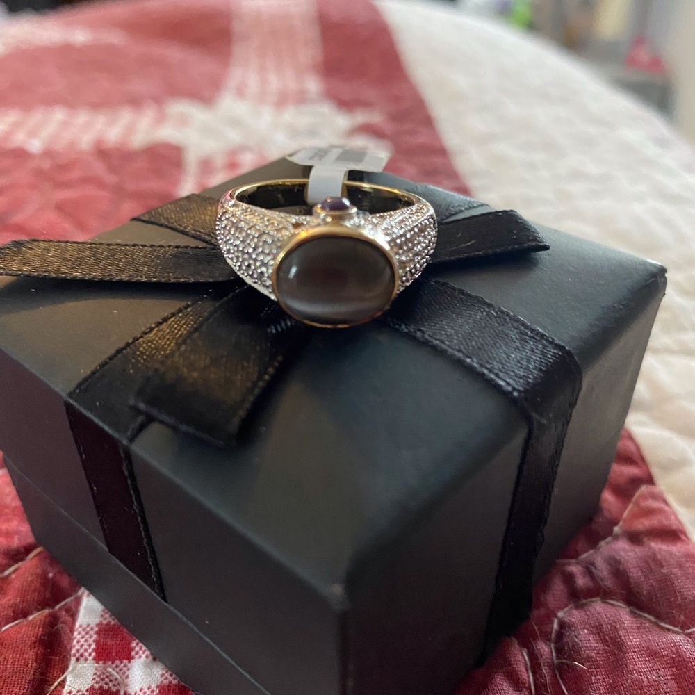 Woman’s ring - Picture 5 of 5
